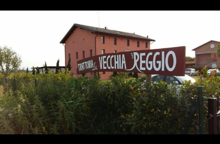 Hotel La Vecchia Reggio Reggio Emilia Exterior photo