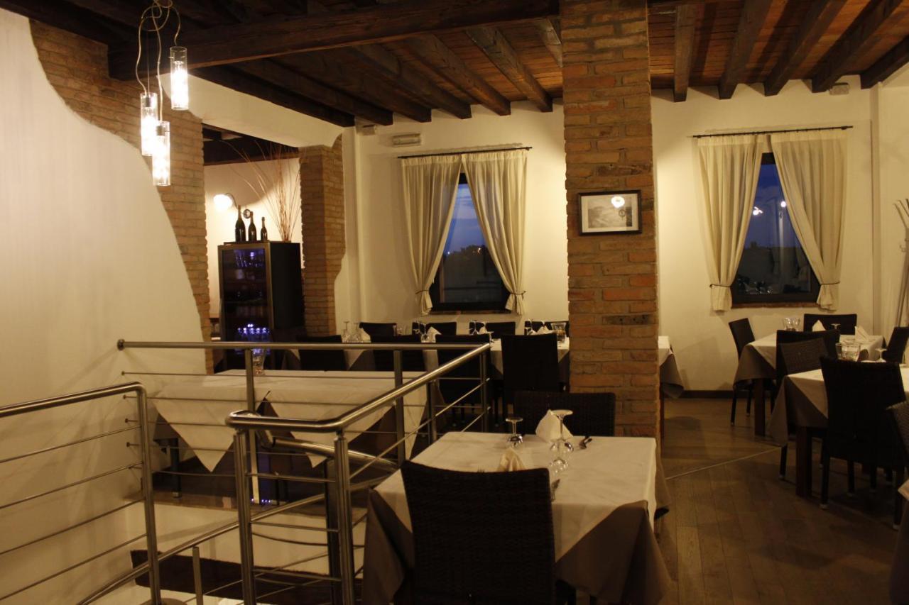 Hotel La Vecchia Reggio Reggio Emilia Exterior photo